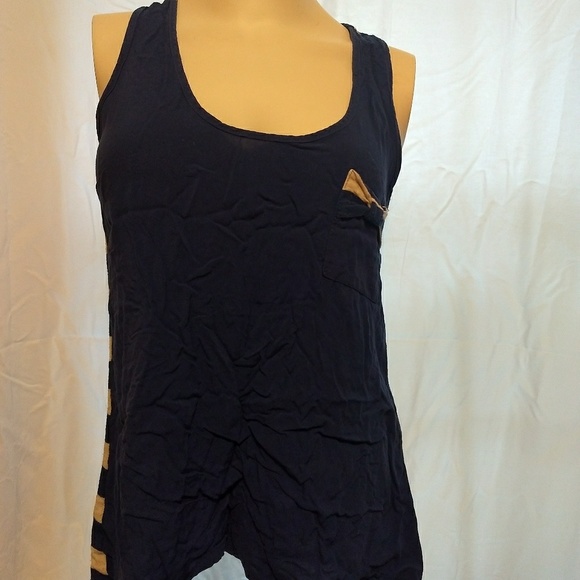 Fun and flowing tank top - Picture 3 of 5